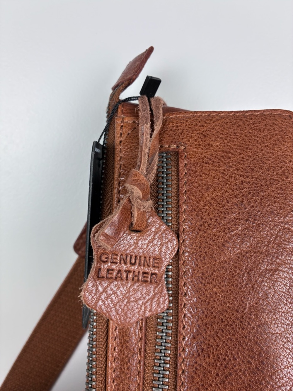 NWT Women’s Brown Leather-Trim Zip Pouch Belt Bag Travel - Picture 6 of 9